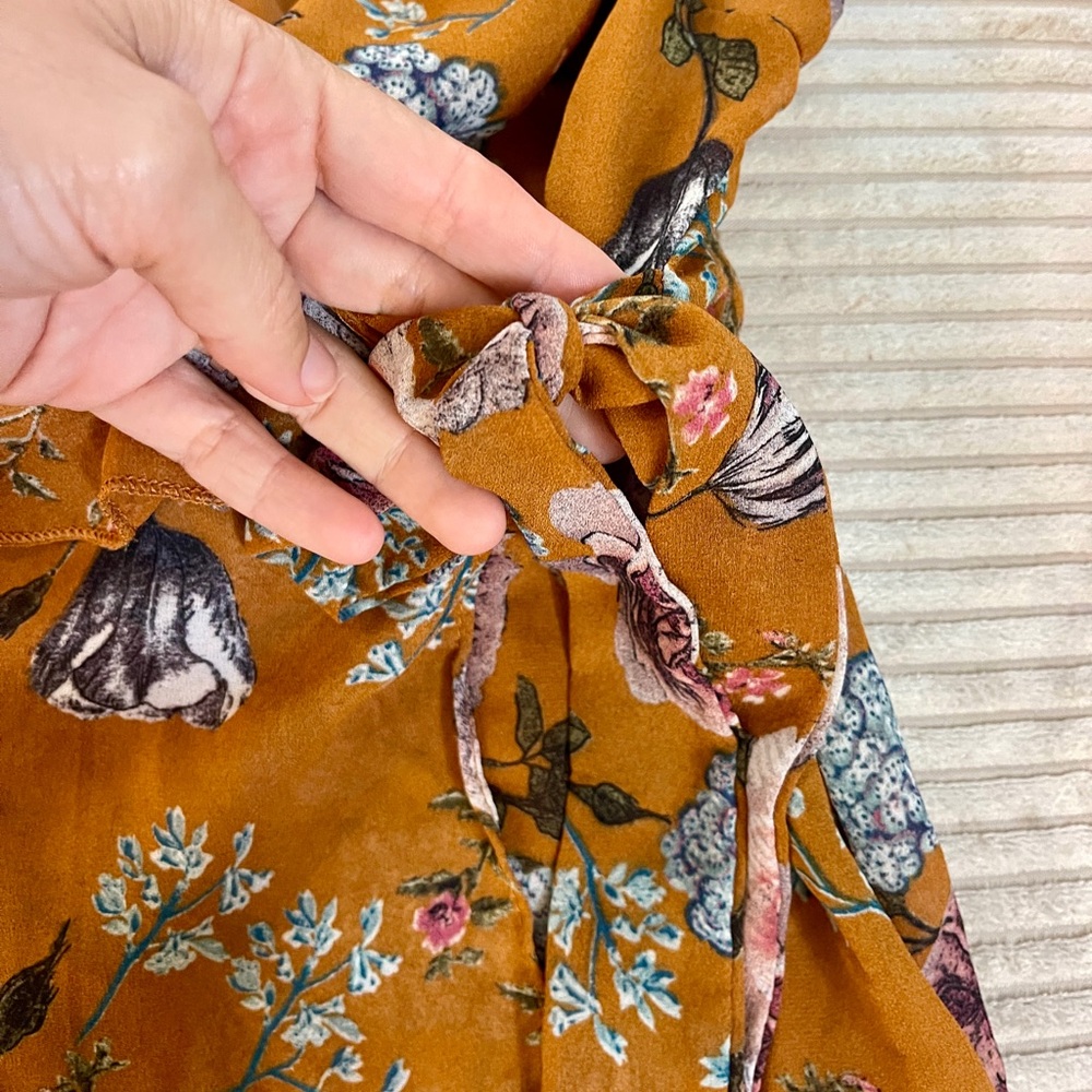 Floral Flouncy Off the Shoulder flutter wrap mini dress - Picture 3 of 4